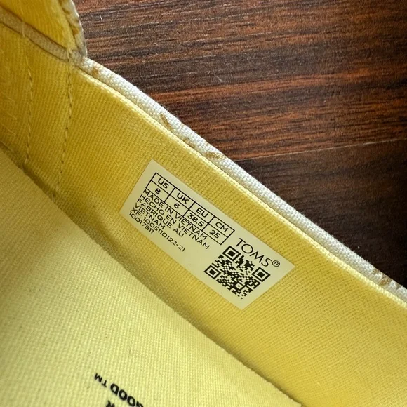 TOMS *LIMITED EDITION* Women's Sunburst White and Gold Alpargatas - Picture 4 of 4